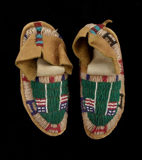 mia-africa-americas: Pair of child’s moccasins, Date Unknown, Minneapolis Institute of Art: Ar