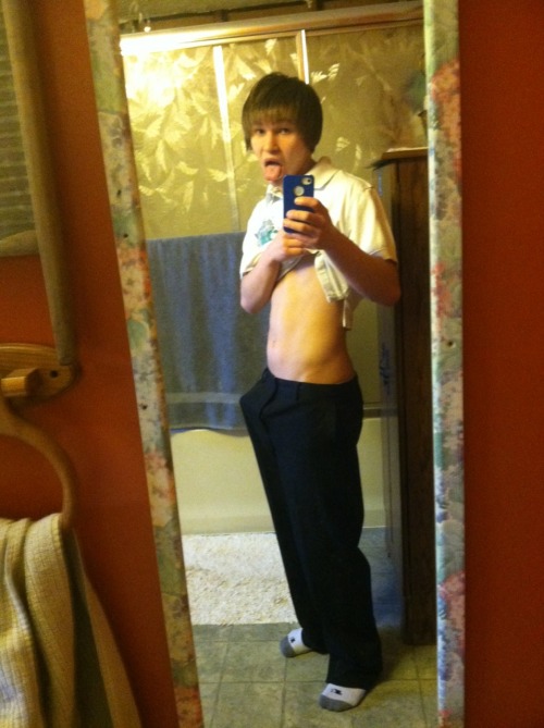suuckmehard:  Good morning :p I feel like I’m at an interview anyone wanna “interview” me!? 