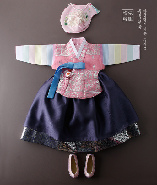 chinoiserie-mademoiselle:Cute things come in small sizes  (Part 1/?)