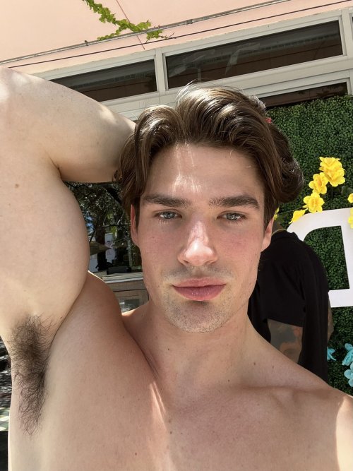 https://hairysweatysmelly.tumblr.com/post/695347425505951744
