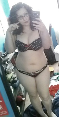 curveappeal:  Still feel trapped in this body, but I’m doing everything to accept what I have.5’0 not sure of my measurements   