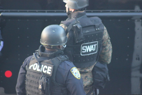 minds-at-war:Photos I took at the UNH (University of New Haven) lockdown. For those who don’t know. 