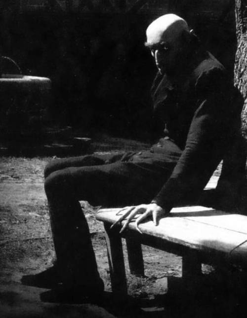  Max Schreck on the set of Nosferatu (1922) Friedrich Wilhelm Murnau 