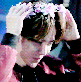 flower yibo or bunny yibo for you?