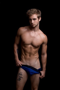 boytiful:  (via man collector - shirtless