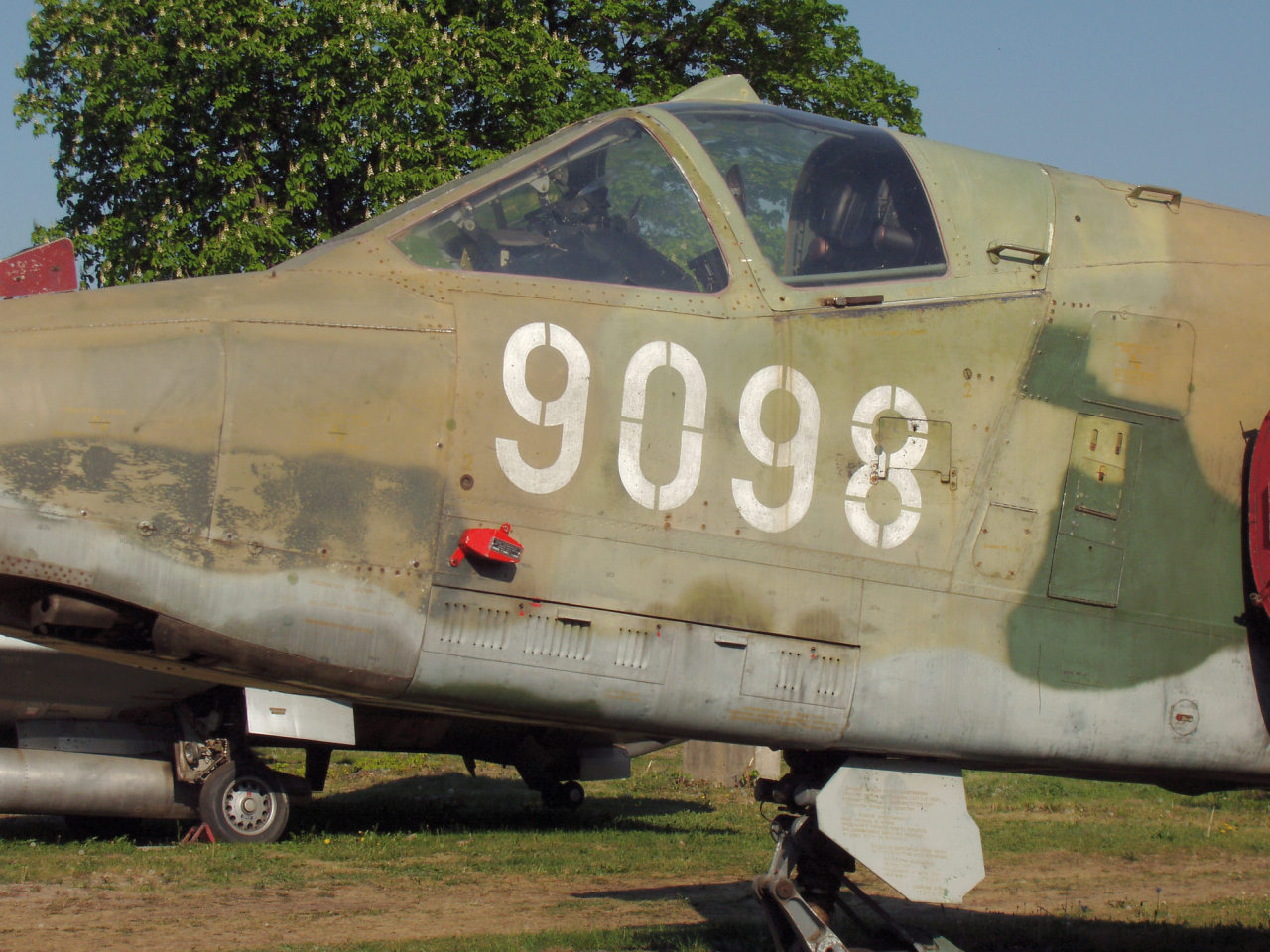 rocketumbl:  Su-25K