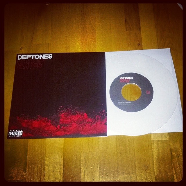 #Deftones - Rocket Skates 7" w/ M83 Remix in Side B
#RocketSkates #M83 #Vinyl