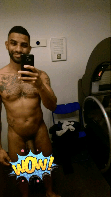 kingmoves2:  Fine as F U C K football player. Had my heart pounding😩👐🔥🔥🔥🍑😍