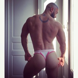 MEN N THONG