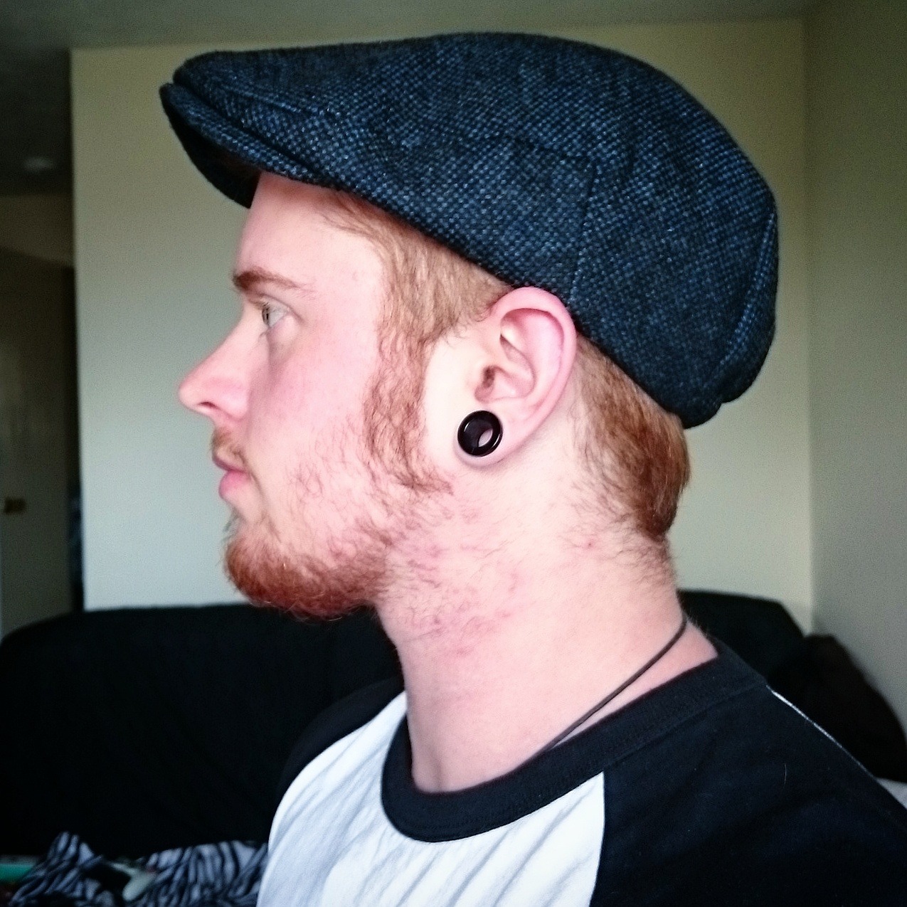 accio-aj:  I finally found a hat that actually fits me! Been looking for a flat cap