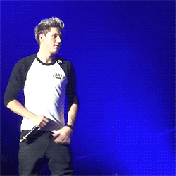 myownissues:  Feeling like Miley, Horan? 
