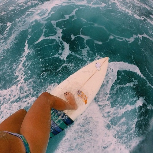 formatando-aflicoes: visit my blog, i follow back :3 Surfboard - Cody Simpson