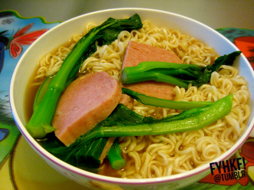 出前一丁 (nissin instant noodles) with spam and gai lan. 