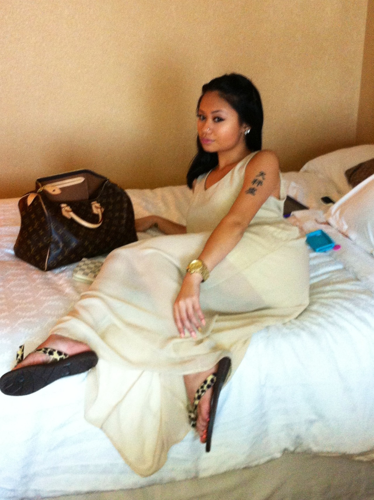 baddqueens:  ayejeanine.tumblr.com 
