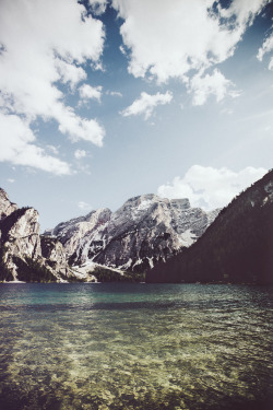 elenamorelli:  { the lake and the mountains, the sky and the breeze }