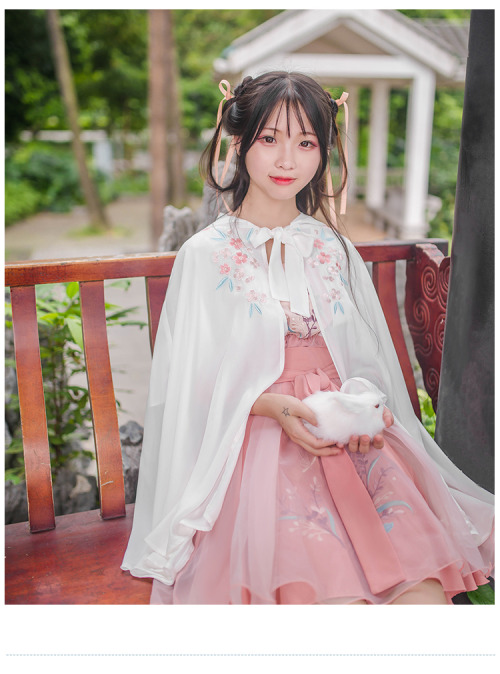 hanfugallery: Modified Chinese hanfu | Most by hanfu stodio 鹿韵记 The last one by 流烟昔泠