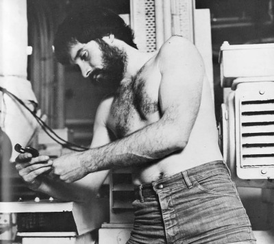 Vint70s-Lvr: Beard dude.