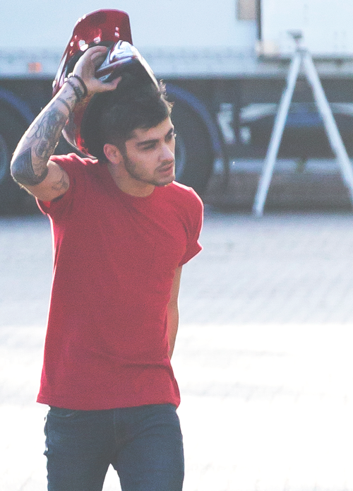 blueisleniall:  ZAYN IN RED