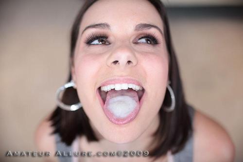 zbeebster:  Lovely Hannah sucking for Amateur Allure. 