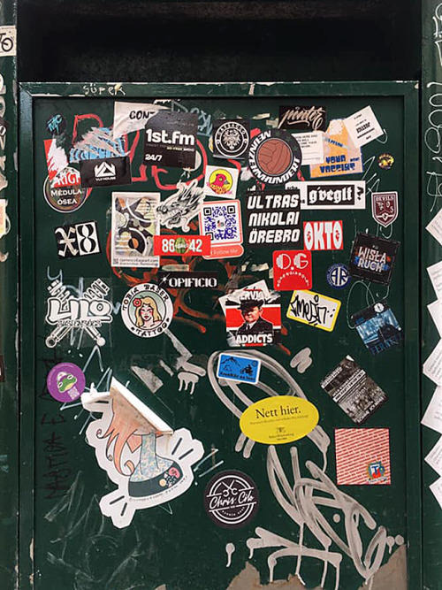 #OPENGIARDINI
Sticker Bombing
Sticking is caring!
Be respectful of historical monuments and religious sites. Be smart with other people’s property.
Download the template and order your 7x7 cm stickers on Pixartprinting or at your local print shop....