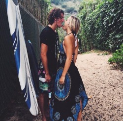 findyourownhappyending:  findyourownhappyending:Alexis and Jay