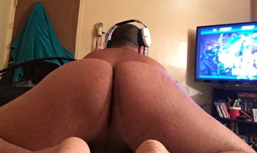 that1kidkiba:  Little gaymer booty action enjoy these candid cakes 🐶🍑😈😘❤️ Ruff