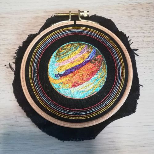 &ldquo;Saturn&rdquo;WIP&hellip;Fifth step :- I now embroider the 9 rings of Saturn. For 