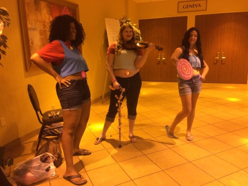 Geek kon highlights and fun. I was the Stevonnie with the cane handing out stickers!