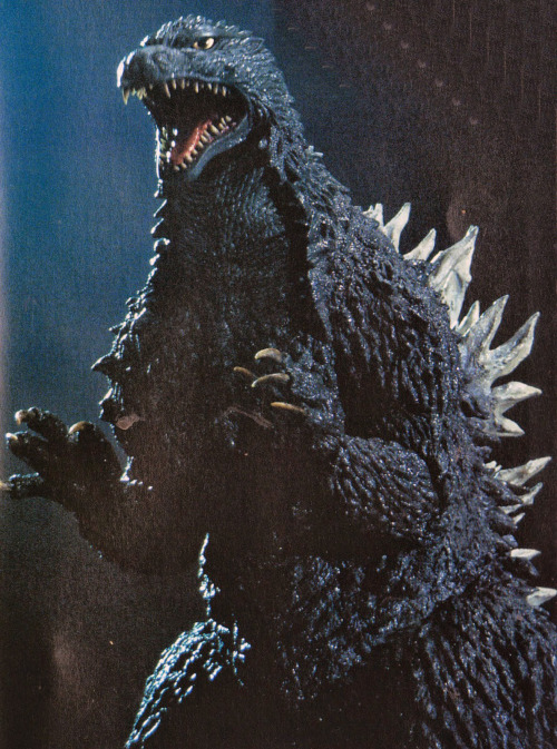 citystompers:Godzilla x Mechagodzilla (2002) via Black Sun