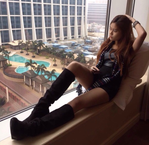 rosesinsg: Follow us @rosesinsg! Email us @ sgroses@hotmail.com !