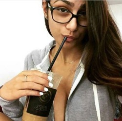 Pictures Of The Beautiful Mia Khalifa