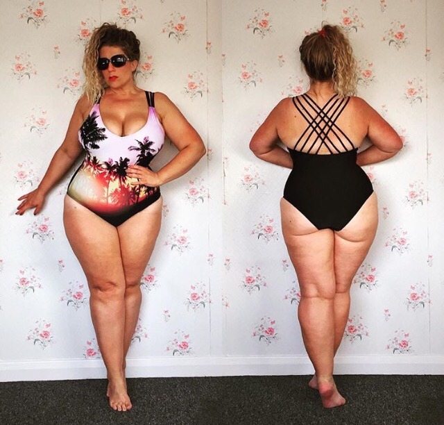 italiankong:  Beautiful Caroline CurvyWordy, British blogger and body positive advocate.
