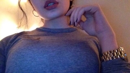 XXX yvngxarab:  👅💦 baby girl 💦👅 photo