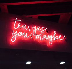 neckkiss:  Tea, please!via weheartit