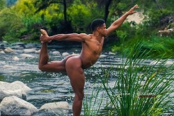 videoblackgay:  http://videoblackgay.tumblr.com : photo de blacks gays comme sur Gayrillero. New picture of black men  stevesimage: Gabriel by stevesimage Black black gay, africain gay, noir gay, black TTBM, homme black, black nu, black musclé, gay