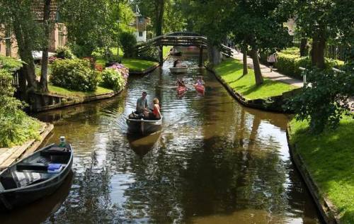 trasemc: Giethoorn in Netherlands has no roads or any modern transportation at all, only canals. Wel