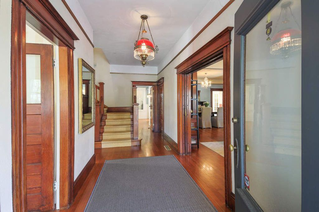 househunting:   $2,495,000/4 br   Sonoma, CA   built in 1889 
