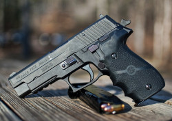 militaryandweapons:  P226-9-NAVY by SupraMK86