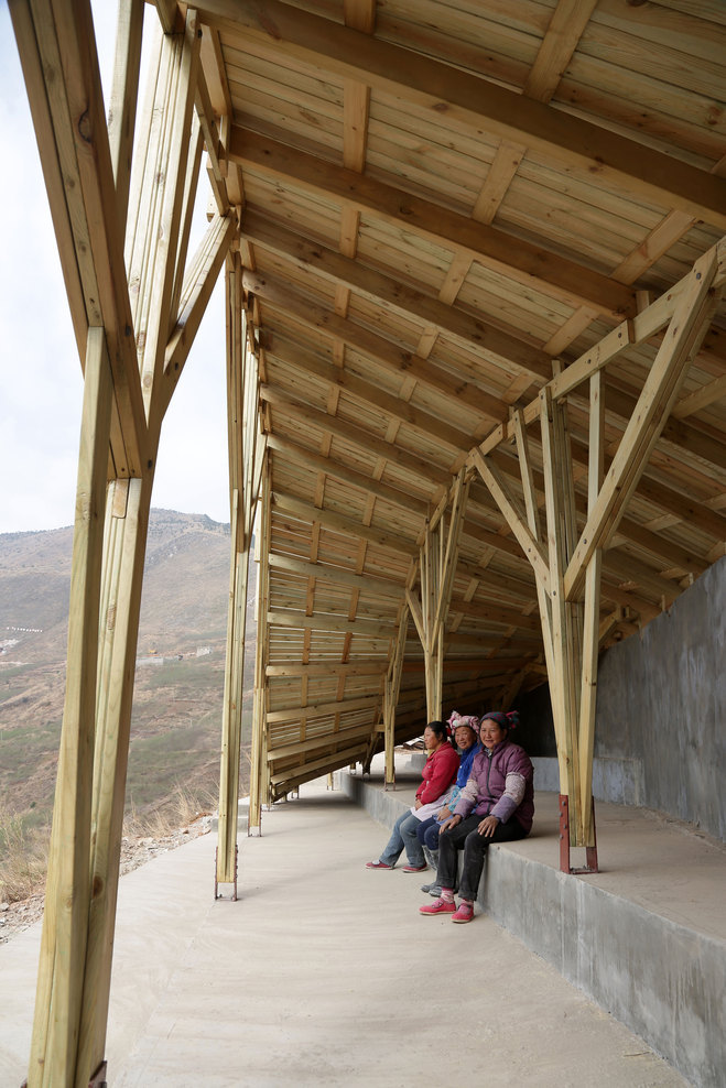 The Warp - John Lin + Olivier Ottevaere - a rest area and roadside market built