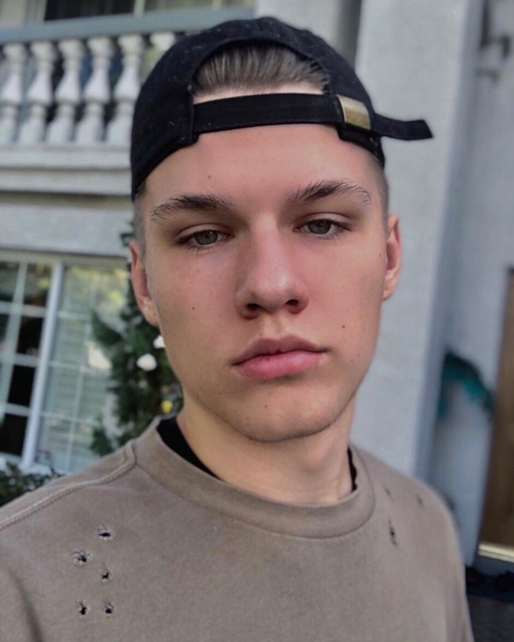straightxxxboys:  jhype 😍he’s young &amp; hung … appeared on abc’s boy