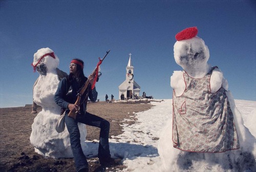  “Remembering Wounded Knee” Photographs by: Jim Hubbard (x) 