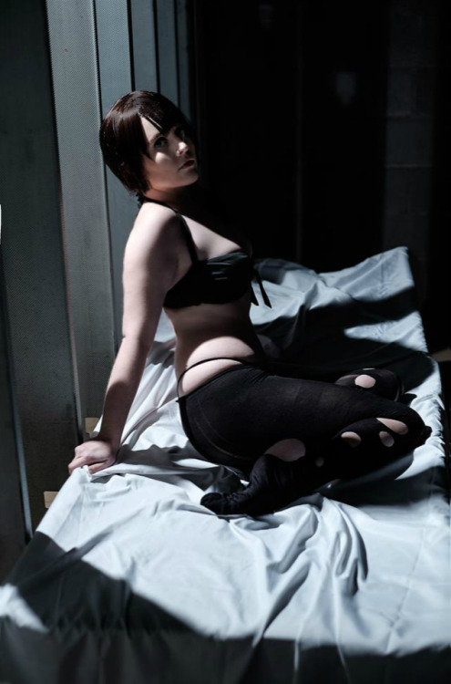 nsfwfoxyden:  Sniper girl companion is best companion.<3 Spy on Quiet in her cell in my new donation set that is now available for purchase! This set contains 87 photos clothed to nude of me enjoying my downtime on mother-base and taking off my gear