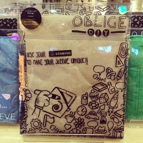 Kawaii buy: Another cutie from Oblige: Tyvek sleeve that looks like a distressed paper bag. The kit comes with a marker for you to go crazy and doodle all over it. Also from National Book Store @nbsalert #kawaiibuy #nationalbookstore #oblige #xs