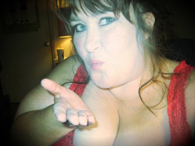 wickedlywenchy:  Smootches!! I luvvvv my followers!!!!!  Right back at ya