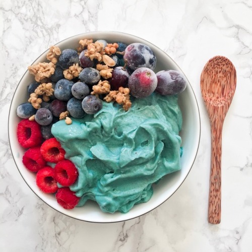 When life goes bananas, make #nicecream! Tackling a blue day with a frozen bowl of @rawnice aquamari