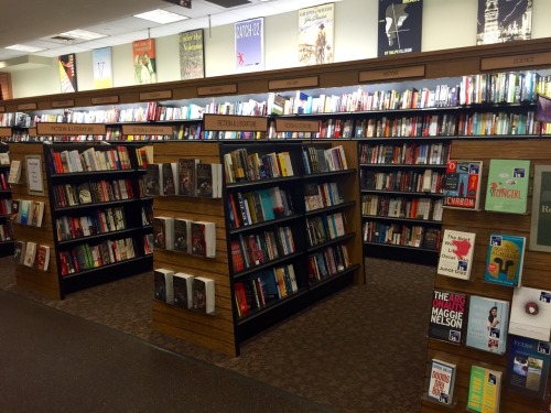 bookphile: Bookstores of Boston #8: Barnes and Noble @ Emerson x Bookseller chain stocking housebran