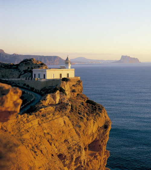 useless-catalanfacts:A lighthouse in L’Alfàs del Pi, Valencian Country. [source]