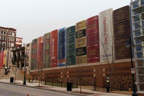 oneamazingworld:AMAZINGLY CREATIVE-Kansas City Library (Missouri, USA)