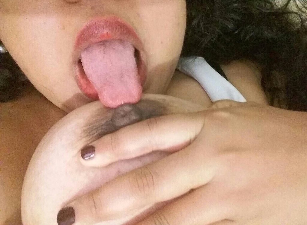 latinasforlife:  latinashunter:  Chichona+Brown Nipples! 😍💕💖❤  🌹 leoloveslatinas