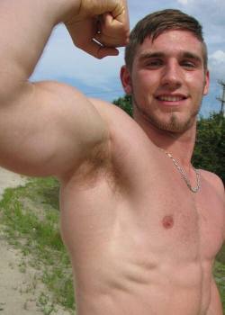 realmenfullbush:  guysandpits:  shakboysmen:Hot